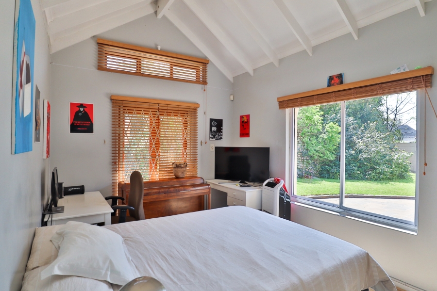 To Let 4 Bedroom Property for Rent in Meadowridge Western Cape